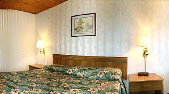 Economy Inn Юкайа Экстерьер фото
